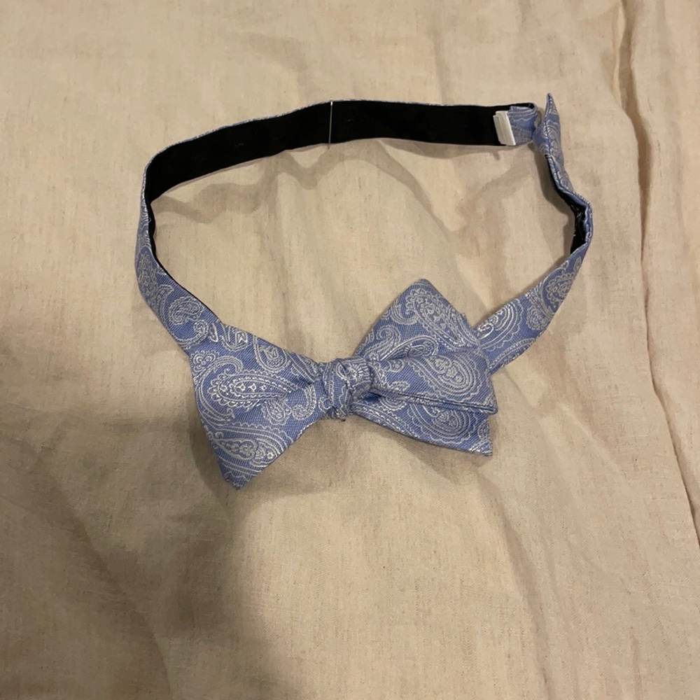 Jos A Bank Bow Tie